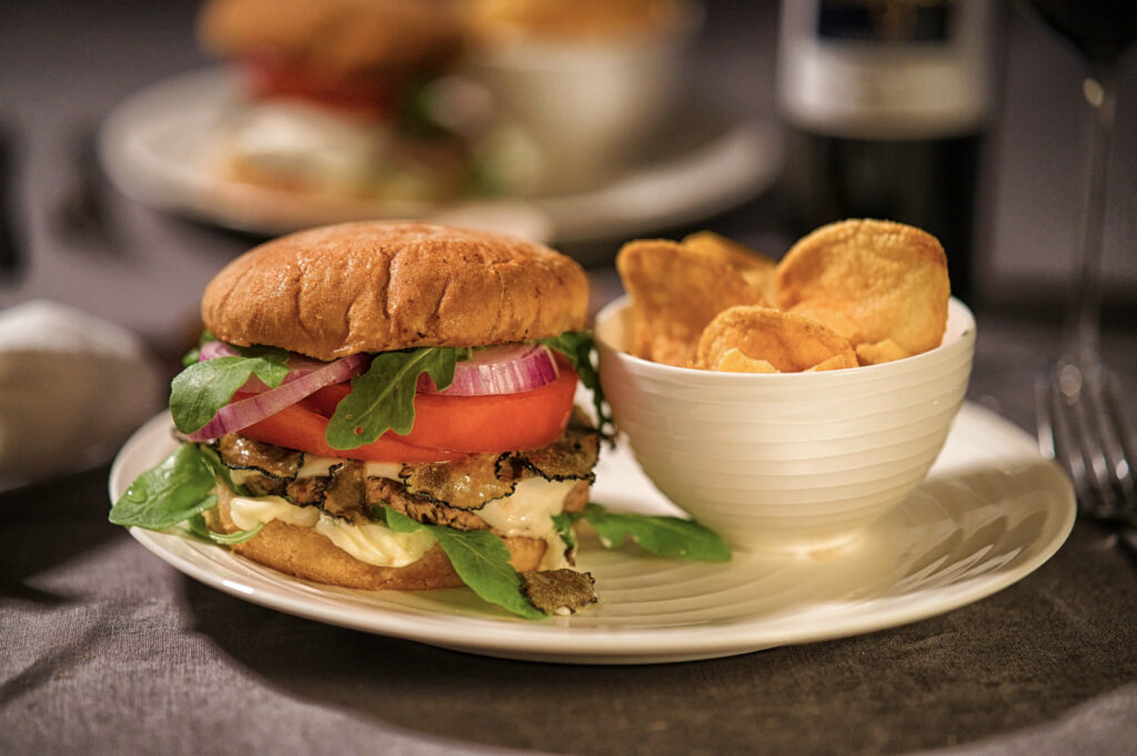 Truffle burger for mökki dinner set