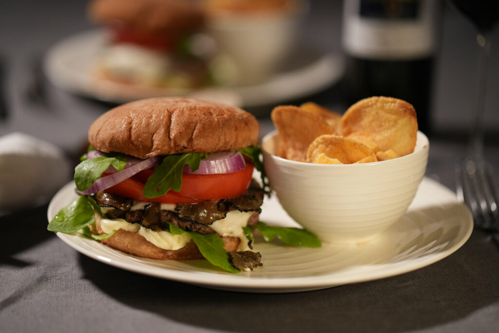 Truffle burger for mökki dinner set